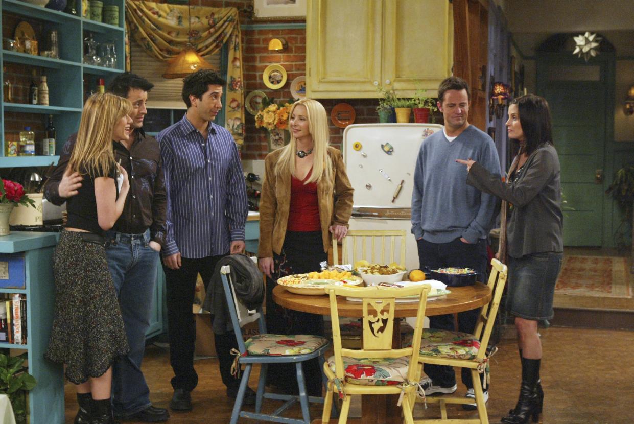 Lisa Kudrow (center) says Friends would have a more diverse cast if it aired today. (Photo: NBCU Photo Bank)