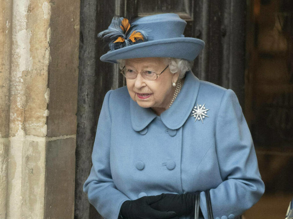 Queen Elizabeth II., hier im März des vergangenen Jahres, macht sich wieder an die Arbeit (Bild: imago images/Xinhua)