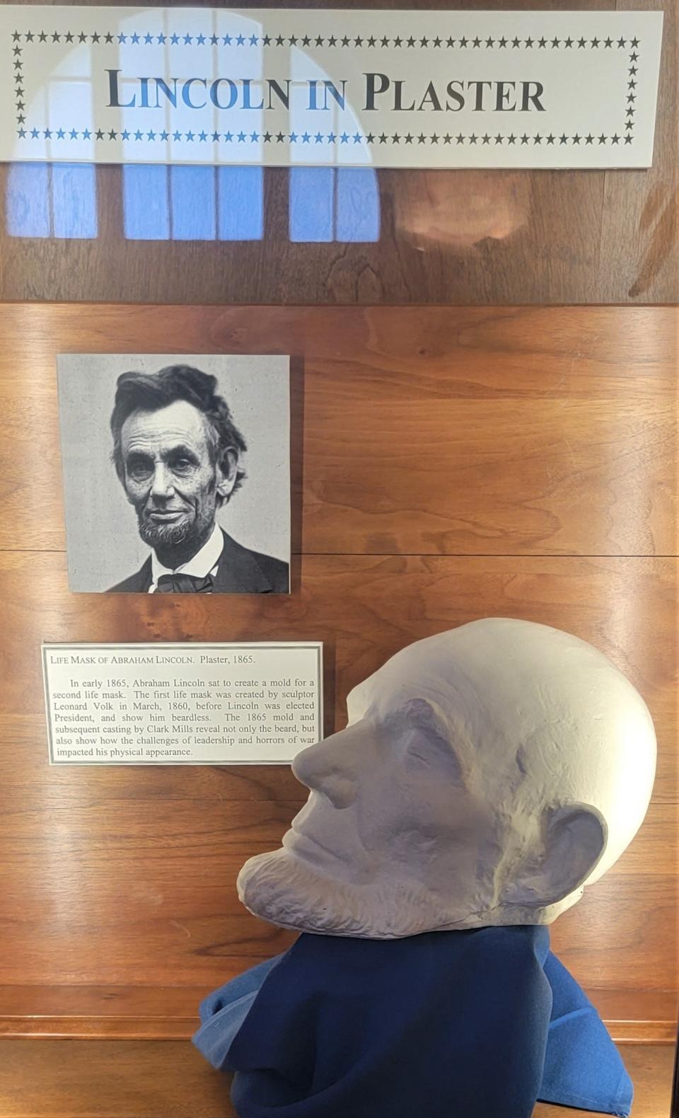 A life mask of President Lincoln.