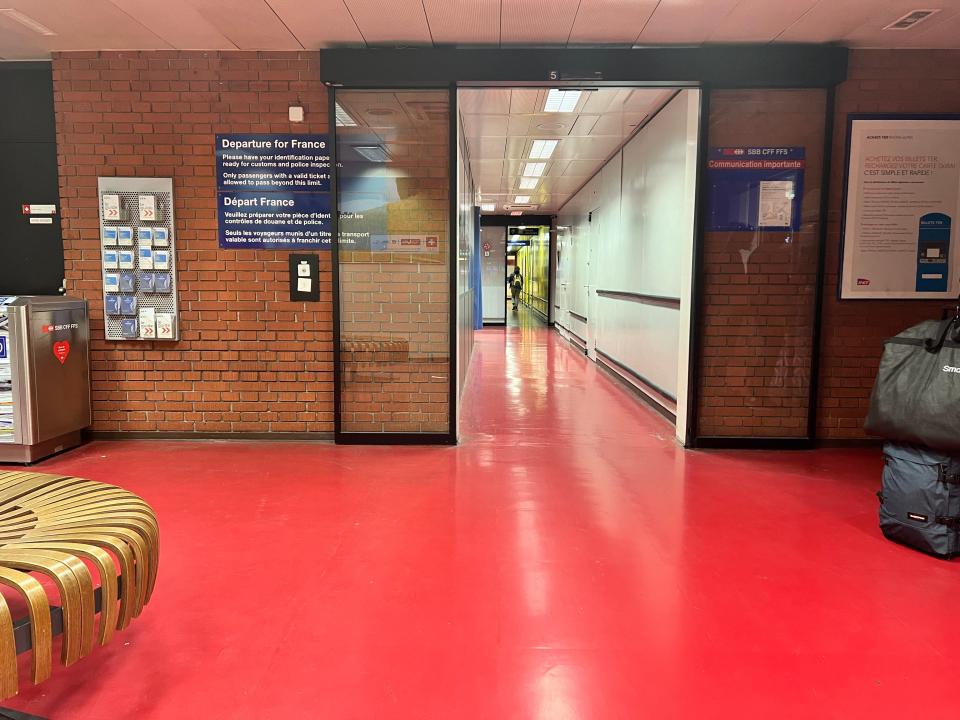 Entrance to border control at Geneva train station