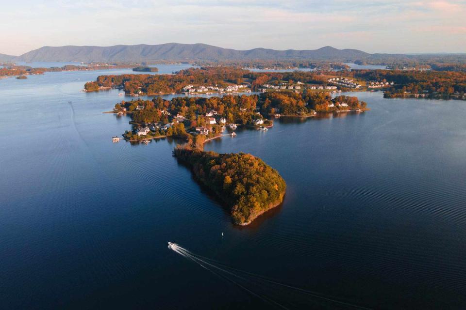 Why Smith Mountain Lake Is A Dreamy Virginia Vacation Spot