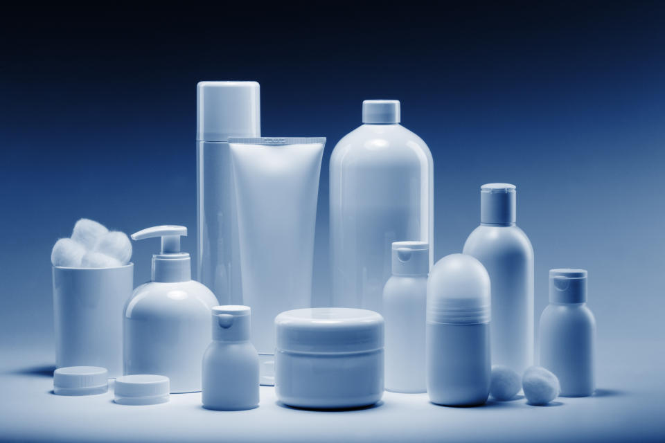 Uno de los problemas de contaminación de la industria cosmética son los envases (Foto:Getty)