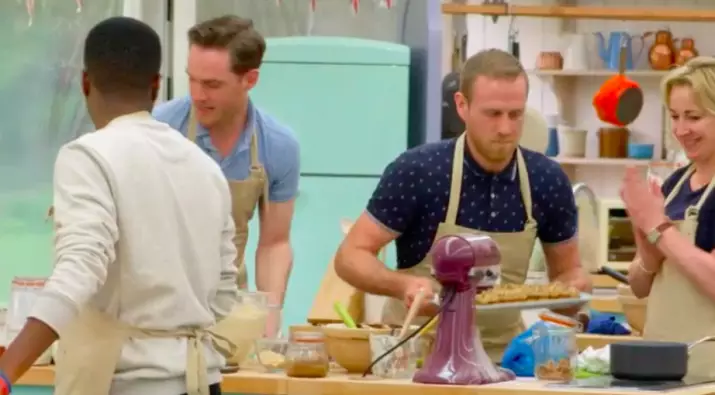 Steven was the one to put Tom’s plate at the edge of his work station. Copyright: [Channel 4]