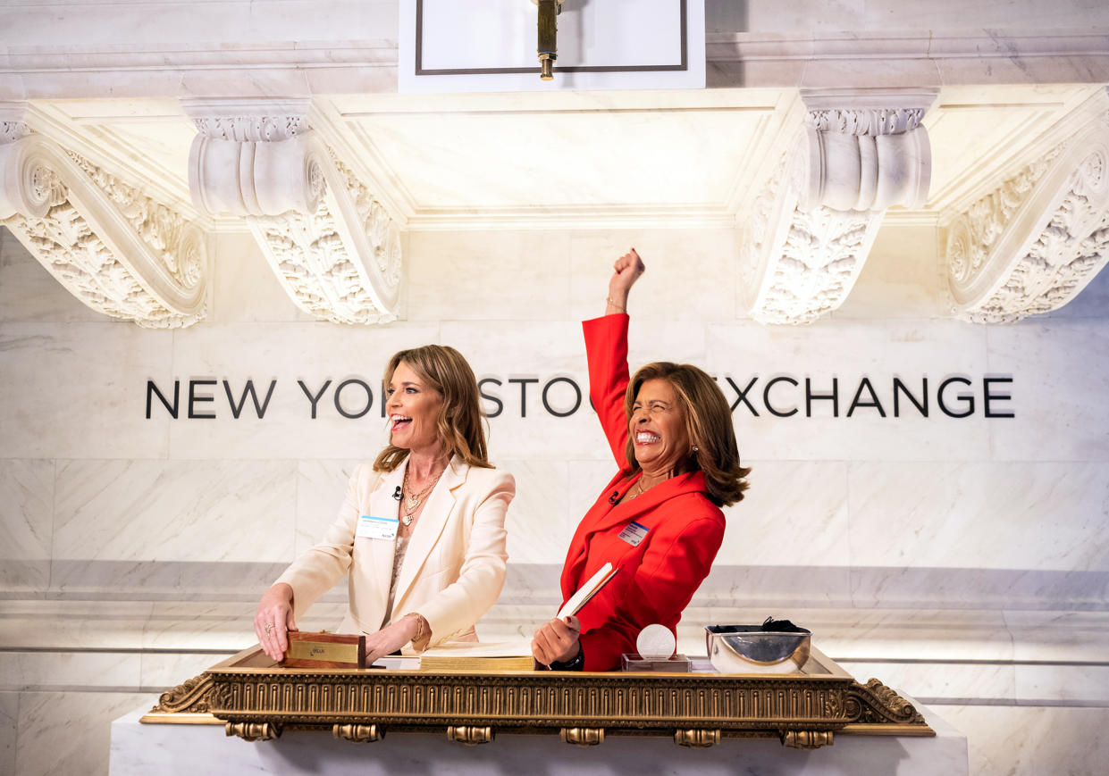 Savannah and Hoda at the New York Stock Exchange. (Nathan Congleton / TODAY)