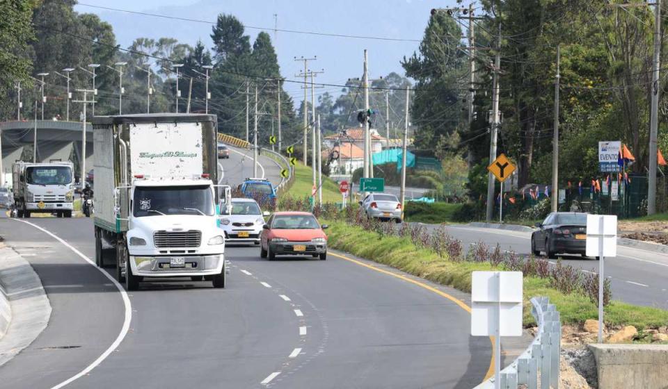 La venta de carros en Colombia completa un segundo año de importantes caídas, según Andemos. Foto: MinTransporte.