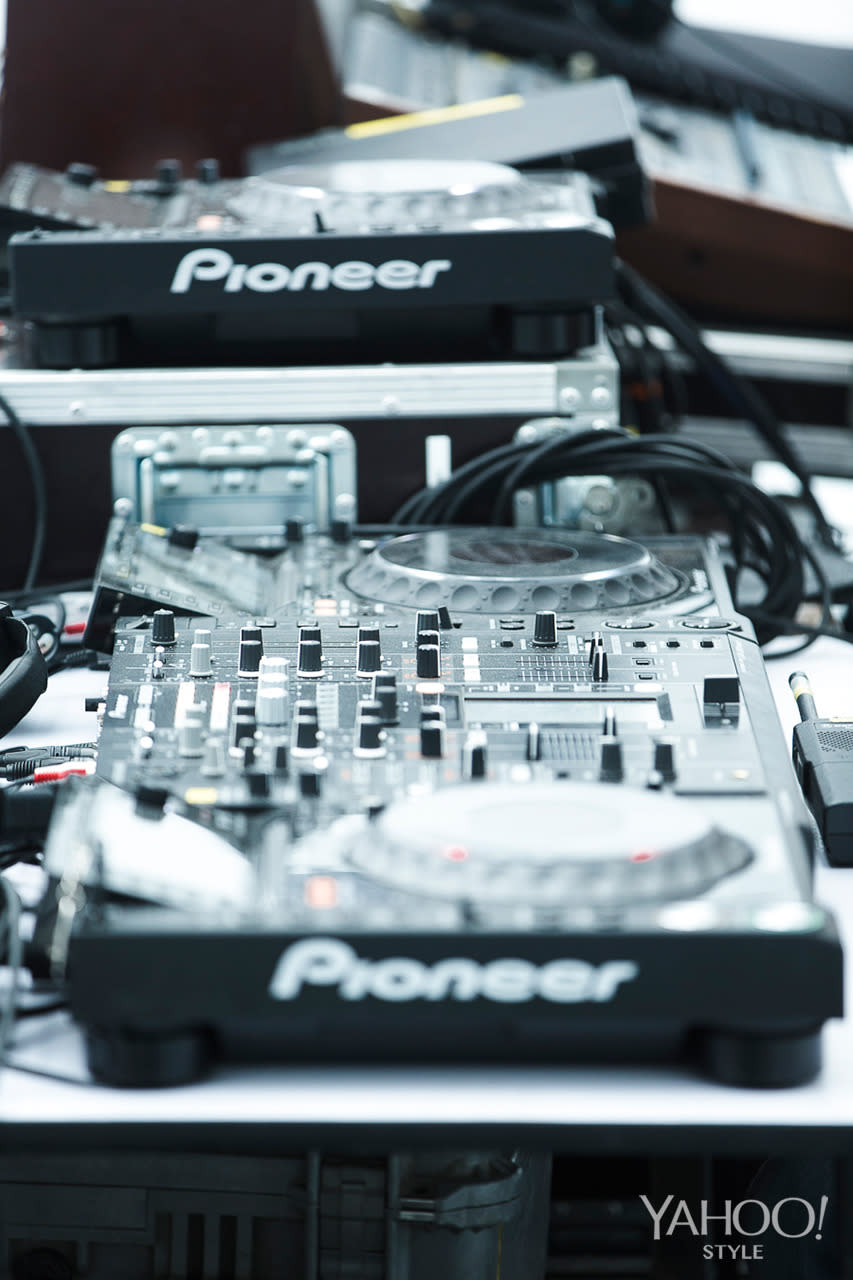 <p>Multiple Pioneer decks to moderate the sound. <br></p>