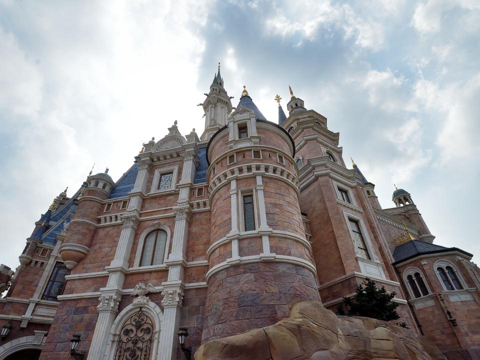 shanghai disney castle