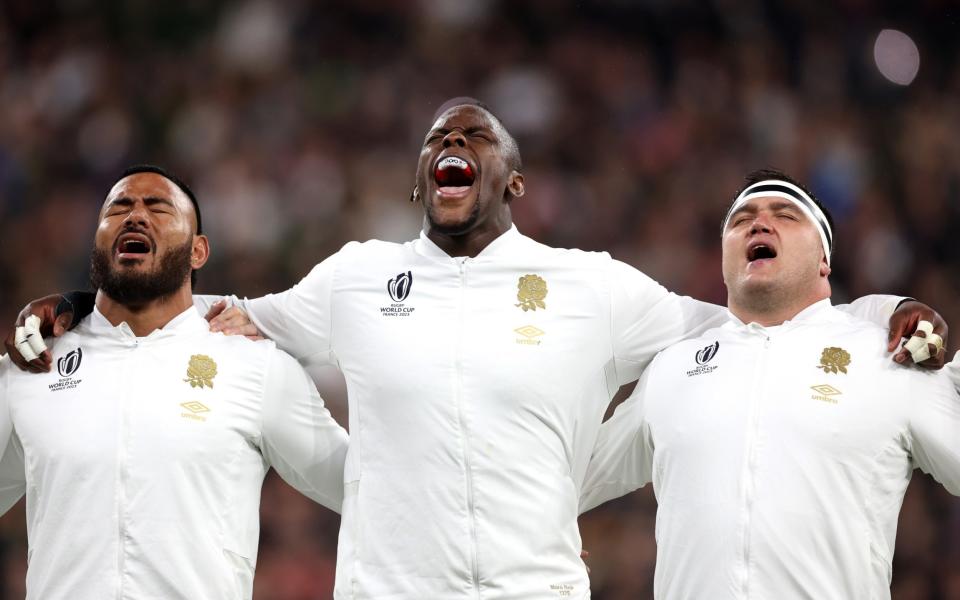 Maro Itoje (centre) belts out the National Anthem