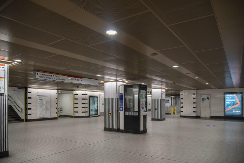 General view of Liverpool Street tube station in London,UK on April 22, 2020. A virtual parliament has returned with most MP's working from home, the government has promised to increase testing to 100,000 a day by the end of the April, an increase of 82,000, as critisism of the governments handling of the pandemic mounts. (Photo by Claire Doherty/Sipa USA)