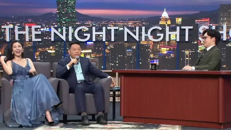 ▲中國媒體人王志安（左二）在農曆年前錄製《賀瓏夜夜秀》時，對著陳俊翰開玩笑嘲諷，被質疑「歧視身障者」引發爭議。（圖／轉攝自STR Network Youtube）