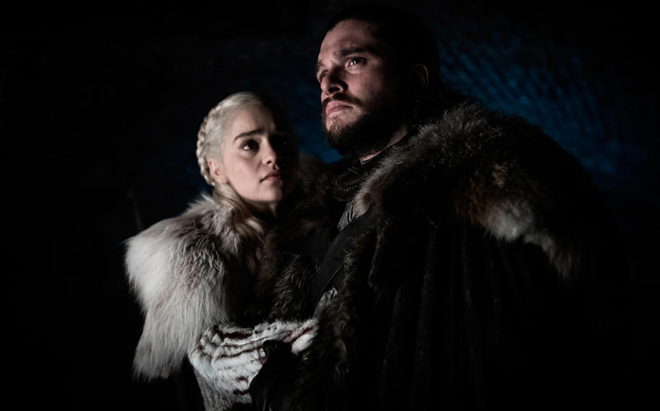 Emilia Clarke y Kit Harington como Daenerys y Jon Nieve en 'Juego de Tronos' (Helen Sloan, cortesía de HBO)