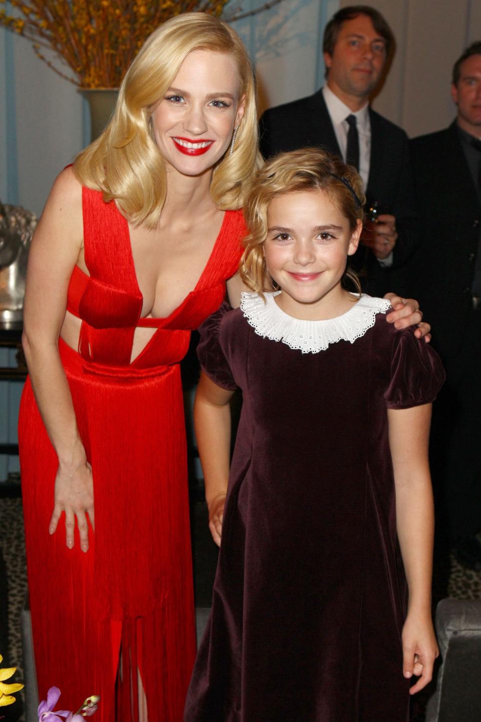 <p><em>Mad Men'</em>s mother-daughter duo, January Jones and Kiernan Shipka, shared a sweet moment after the show.</p>