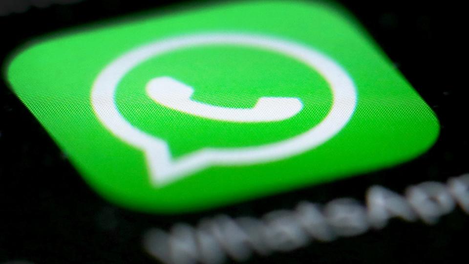 In den Einstellungen von WhatsApp lässt sich die eigene Telefonnumer ändern. Foto: Martin Gerten