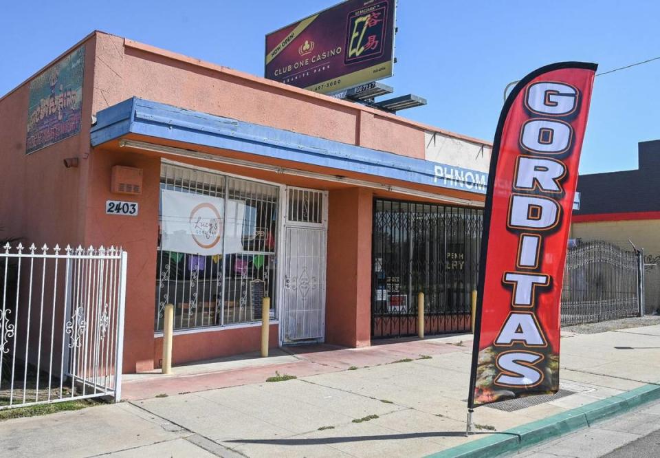 Lucy's Gorditas, que abrió recientemente en un pequeño local en Clinton Avenue, cerca de Fresno Street, ofrece las tradicionales gorditas mexicanas, que son tortillas gruesas rellenas de diferentes combinaciones de carne y/o verduras.