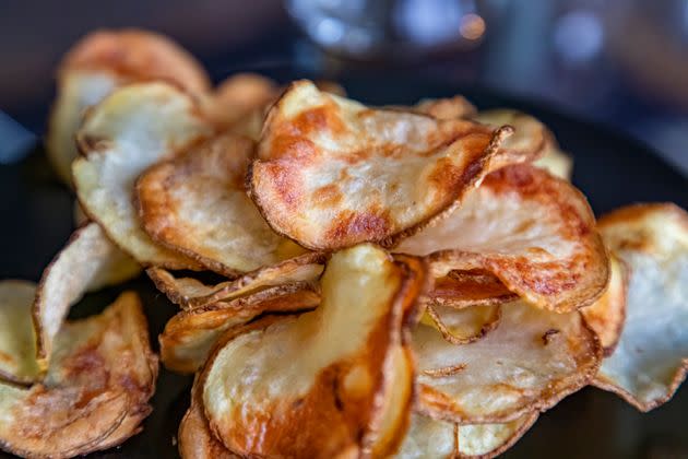 Forget the air fryer and crisp up some potato chips in the microwave.