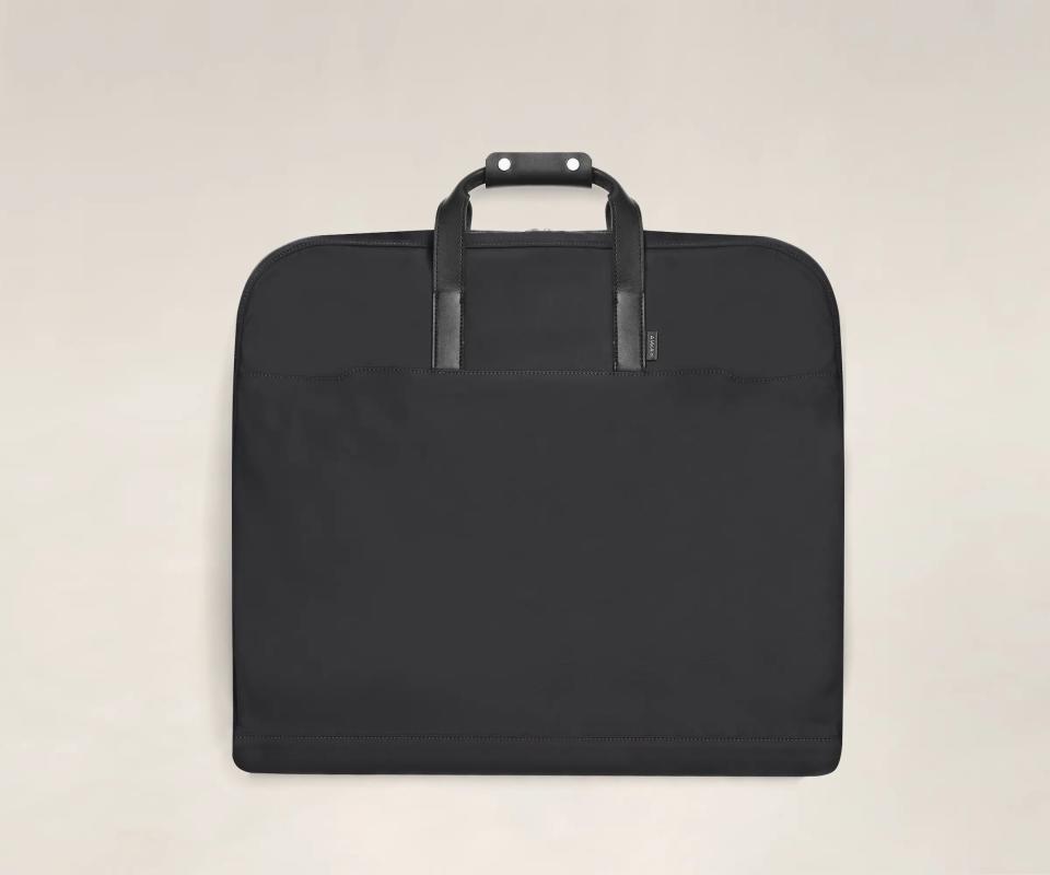 <p><a href="https://go.redirectingat.com?id=74968X1596630&url=https%3A%2F%2Fwww.awaytravel.com%2Ftravel-bags%2Fgarment-bag%3Fcolor%3Djet_black%26gad_source%3D1%26gclid%3DCjwKCAjwkuqvBhAQEiwA65XxQPO9POIBD7_0UbAZFtQr2DsTRM-SRe5gGes4RK0FOR6AdU4l4oXDGxoCKCAQAvD_BwE&sref=https%3A%2F%2Fwww.veranda.com%2Fshopping%2Fg60279931%2Fbest-garment-bags%2F" rel="nofollow noopener" target="_blank" data-ylk="slk:Shop Now;elm:context_link;itc:0;sec:content-canvas" class="link ">Shop Now</a></p><p>The Garment Bag</p><p>awaytravel.com</p><p>$195.00</p>