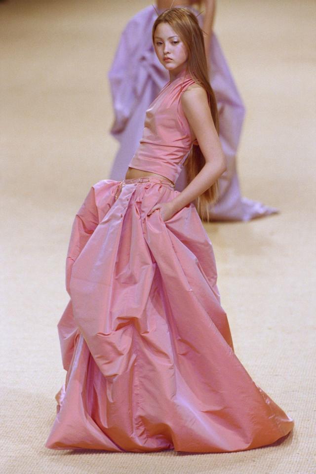 Great Outfits in Fashion History: Uma Thurman's Chanel Ball Gown at the 1999  Oscars - Fashionista