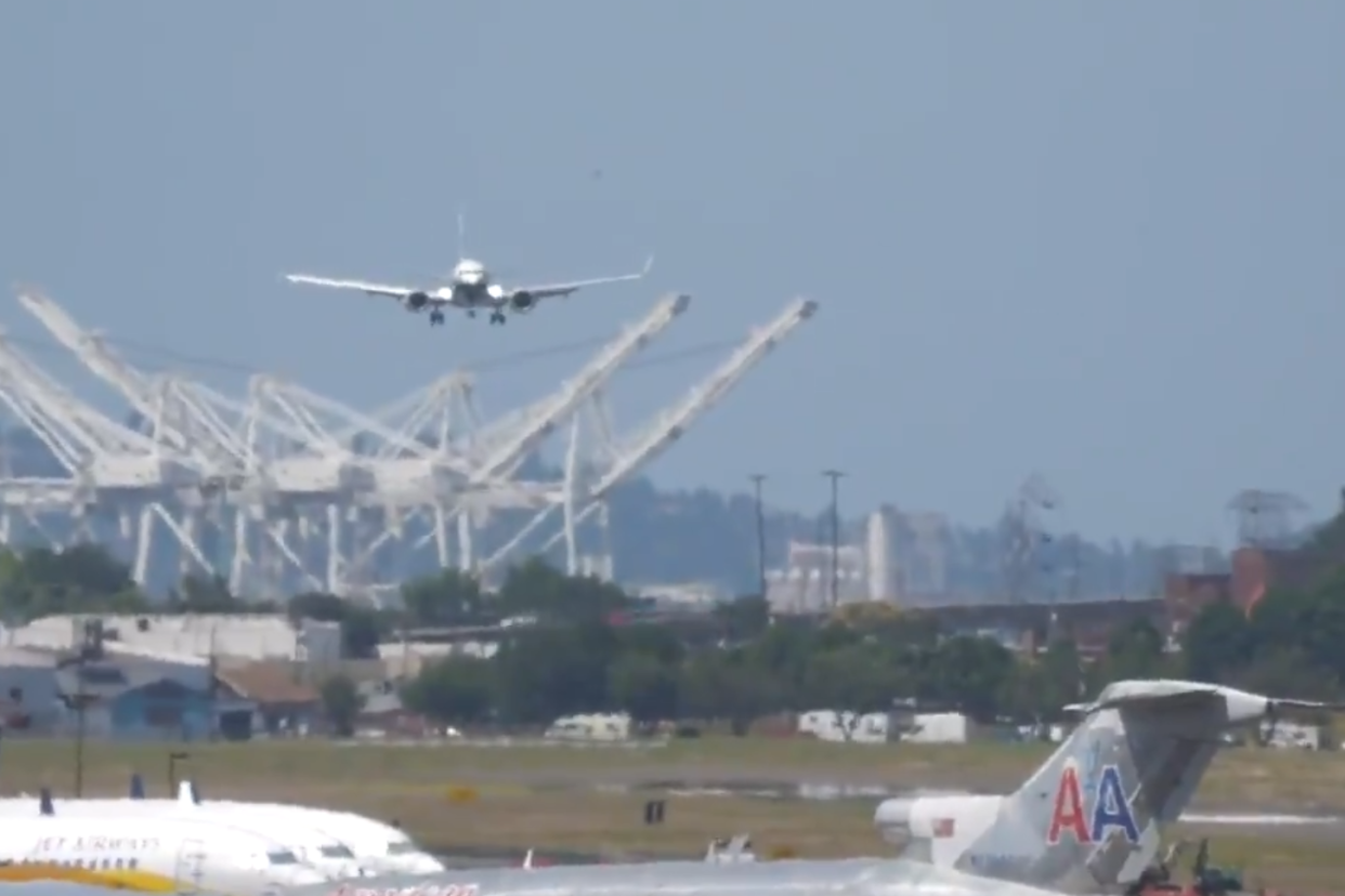 A Boeing 737 Max test flight was caught on camera: Twitter/@museumofflight