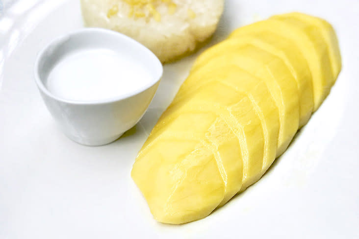 The quintessential Thai dessert: 'khao niao mamuang' or mango sticky rice. – Pictures by CK Lim