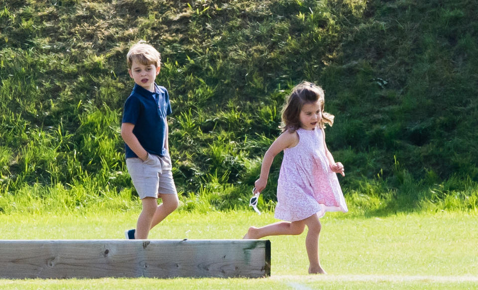 La norma no es exclusiva de la familia real británica, sino que otras casas, como la española, también la siguen. Los hijos mayores de Guillermo y Kate empezaron hace poco con las clases de español. (Foto: Samir Hussein / WireImage / Getty Images).