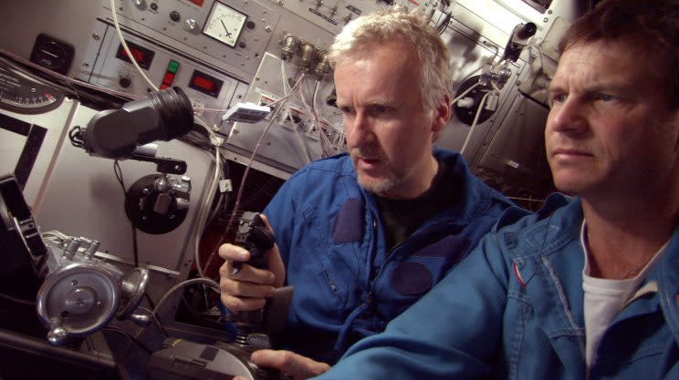 James Cameron and Bill Paxton in <em>Ghosts of the Abyss</em>. (Photo: Everett Collection)