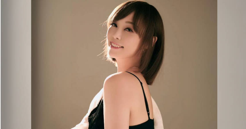 小蜜桃姐姐朱安禹推出全新單曲〈娘親開心就好〉。（圖／上海瑀寶文化傳播有限公司提供）