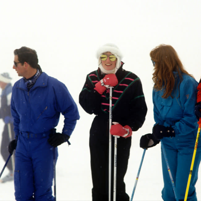 Carlos, Diana y Sarah Ferguson en una foto de 1987 credit:Bang Showbiz