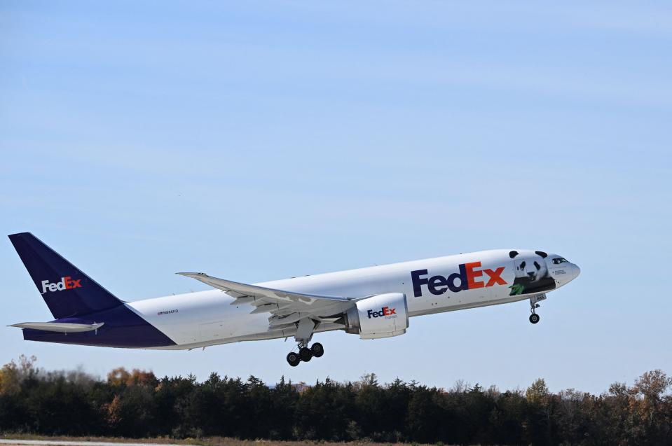 fedex plane with panda on it