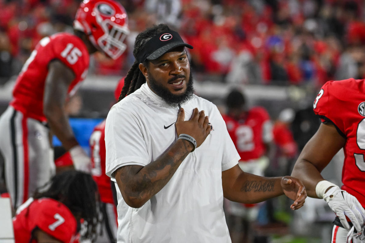 Georgia football staffer Jarvis Jones not on sideline Saturday. What Kirby  Smart said.