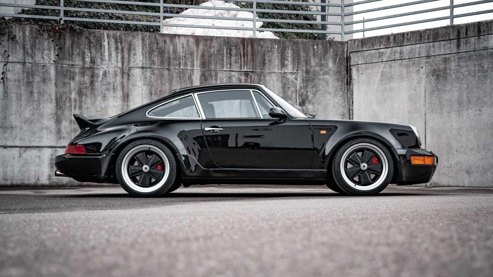 寥寥幾筆更添 Porsche 911 Turbo 的魅力！Ares Design 新作品亮相 