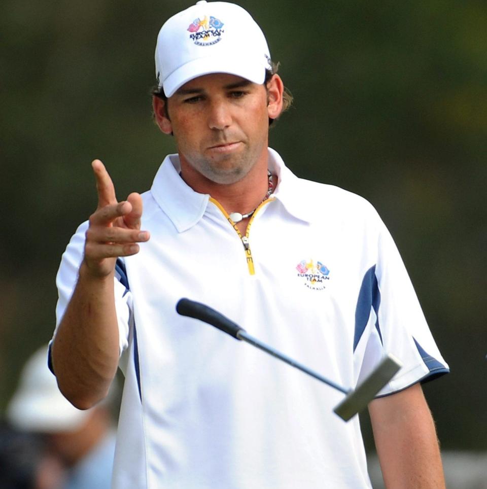 Sergio García tira su putter en la Ryder Cup 2008 - Harry How/Getty Images