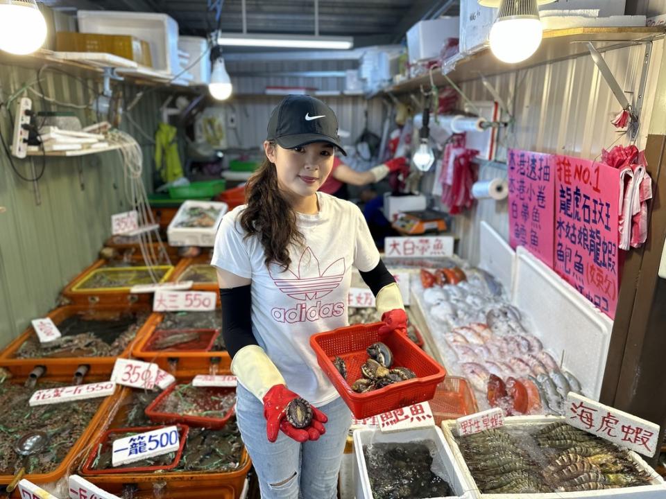 龜吼漁夫市集魚貨新鮮多元任您選。圖/新北市政府提供