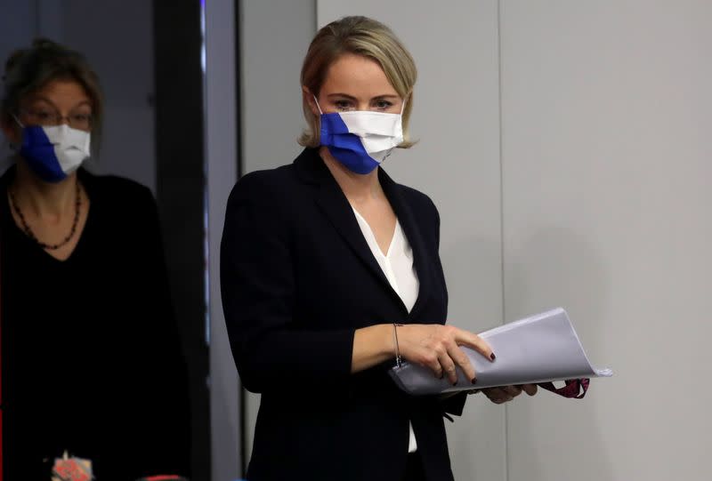 Zurich's head of Department of Health Rickli and Cantonal physician Meier wear protective masks in Zurich