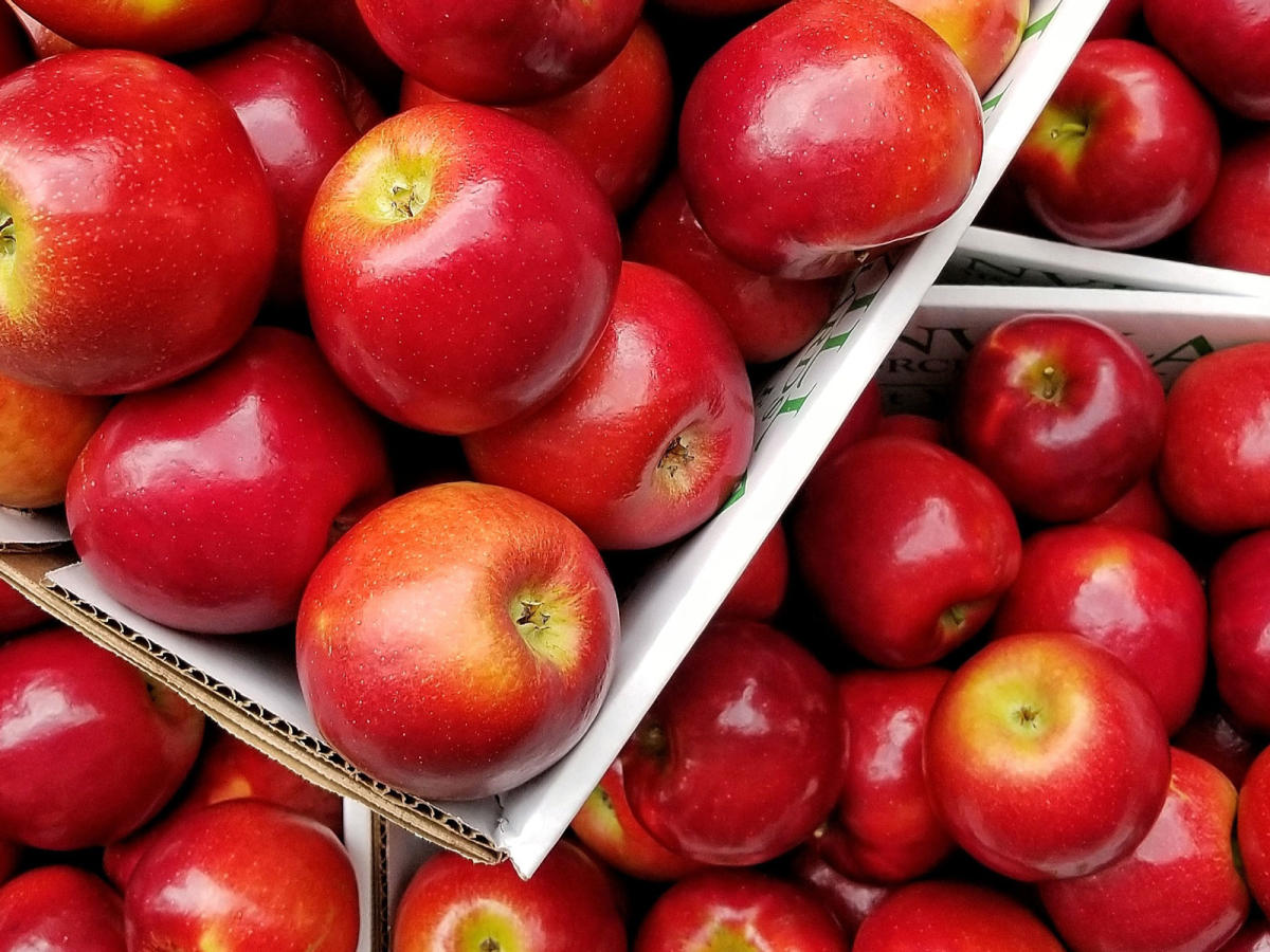 The Real Reason Honeycrisp Apples Are So Expensive