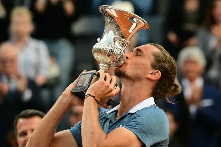 Alexander Zverev demostró una vez más sus cualidades en polvo de ladrillo y festejó en el Masters 1000 de Roma, en Italia