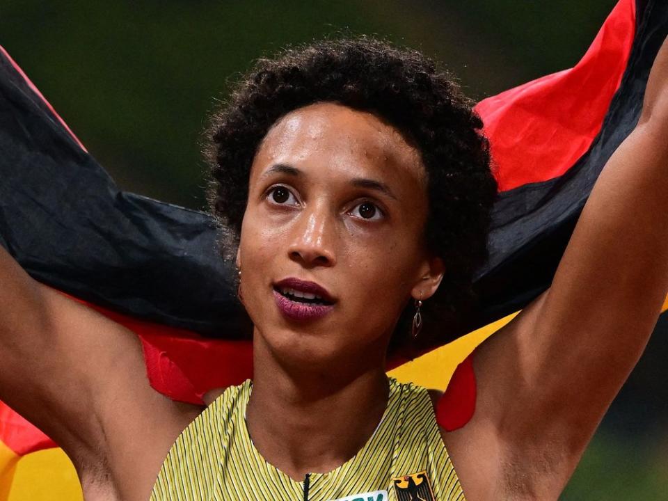 Malaika Mihambo wenige Minuten vor ihren Kreislaufproblemen am Donnerstagabend in München. (Bild: INA FASSBENDER/AFP via Getty Images)