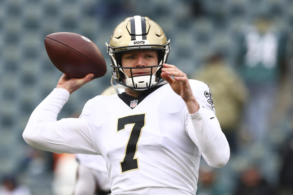 Taysom Hill's new deal with the New Orleans Saints could pay him significantly more if he wins the starting QB job. (AP Photo/Rich Schultz)