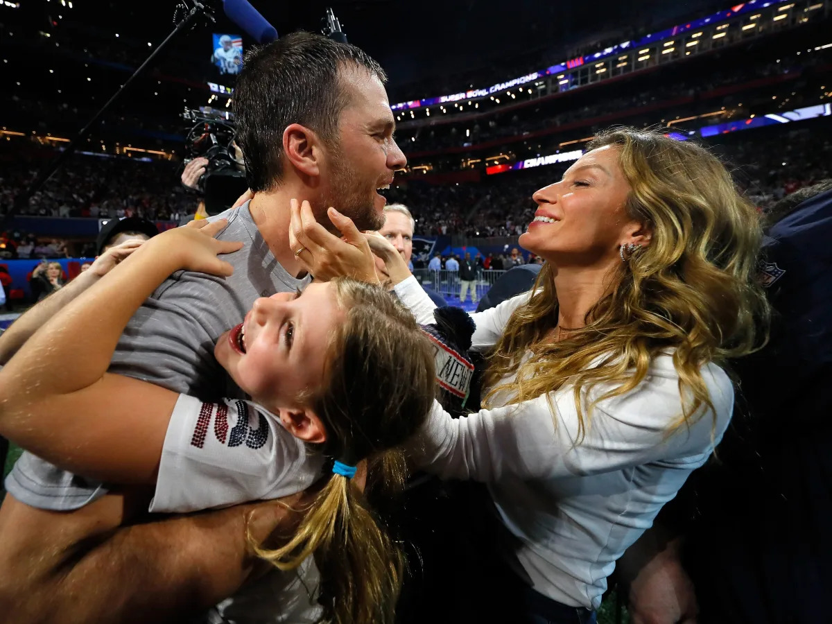 Tom Brady and Gisele Bündchen are facing 'marital issues' and 'living separately..