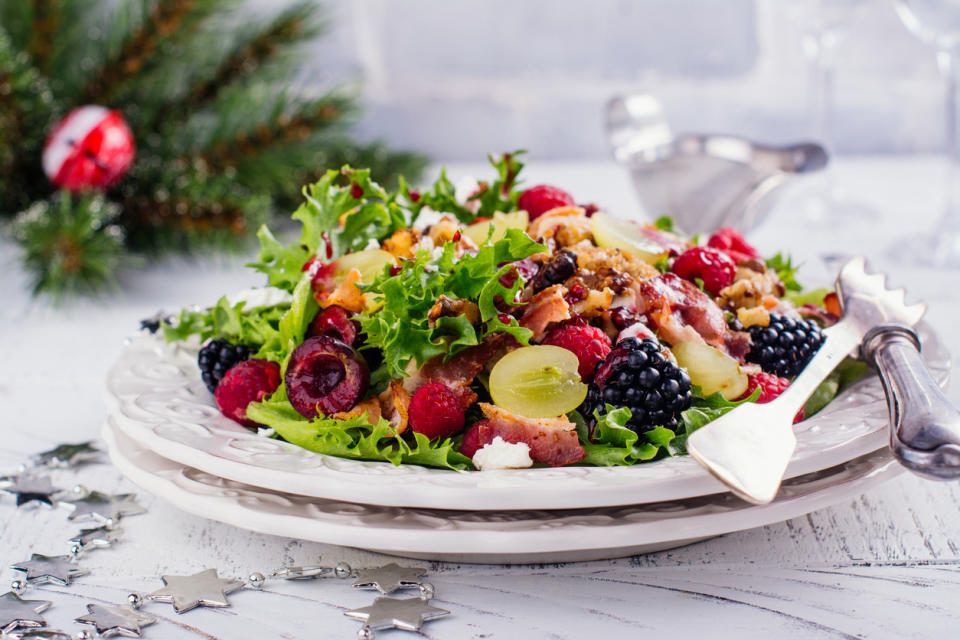 No se trata de ponerse a dieta sino de recuperar el equlibrio y aligerar tus menús. (Foto: iStock/Getty)