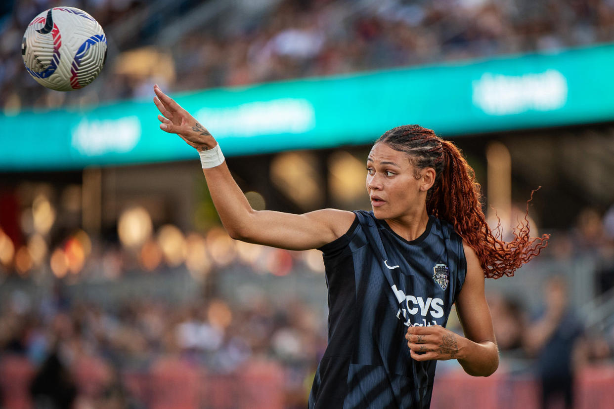 Trinity Rodman of Washington Spirit prepares for a throw in during a game  (Lyndsay Radnedge/ISI Photos / Getty Images)