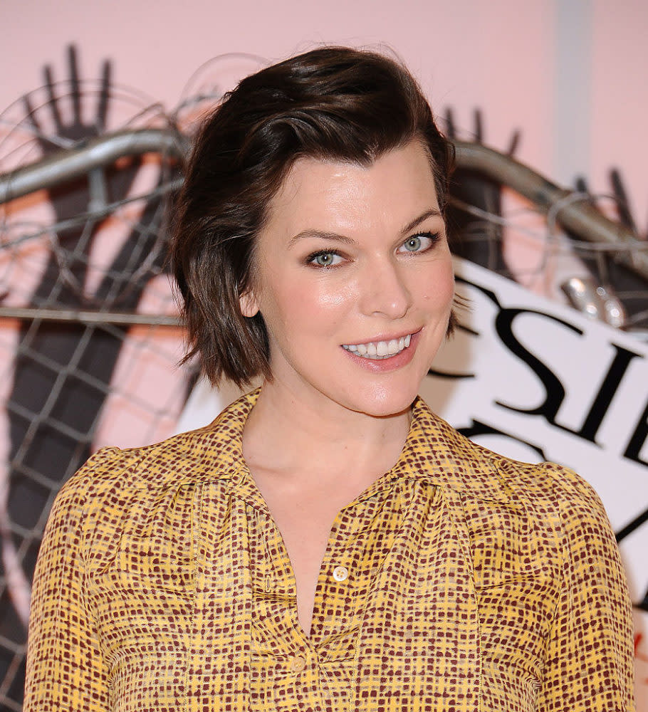 Milla Jovovich wore a $20 top on the red carpet, and here’s where you can get it!