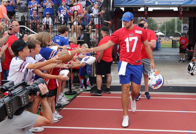 Quarterback Josh Allen arrives to Buffalo Bills camp in style by