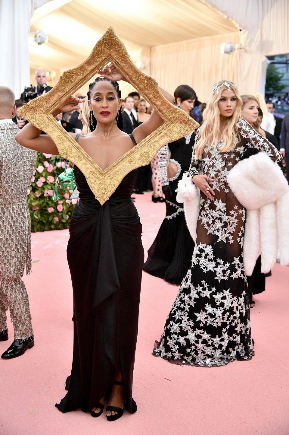 <h1 class="title">Tracee Ellis Ross in Moschino by Jeremy Scott and Jimmy Choo shoes wearing Tiffany & Co. jewelry</h1><cite class="credit">Photo: Getty Images</cite>