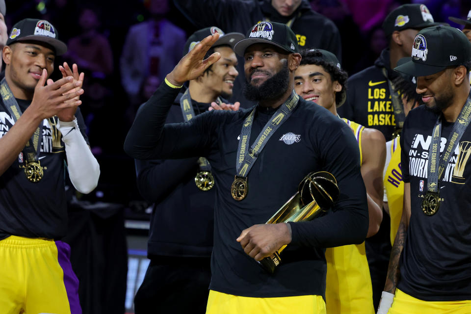 洛杉磯湖人LeBron James摘季中錦標賽MVP。(Photo by Ethan Miller/Getty Images)