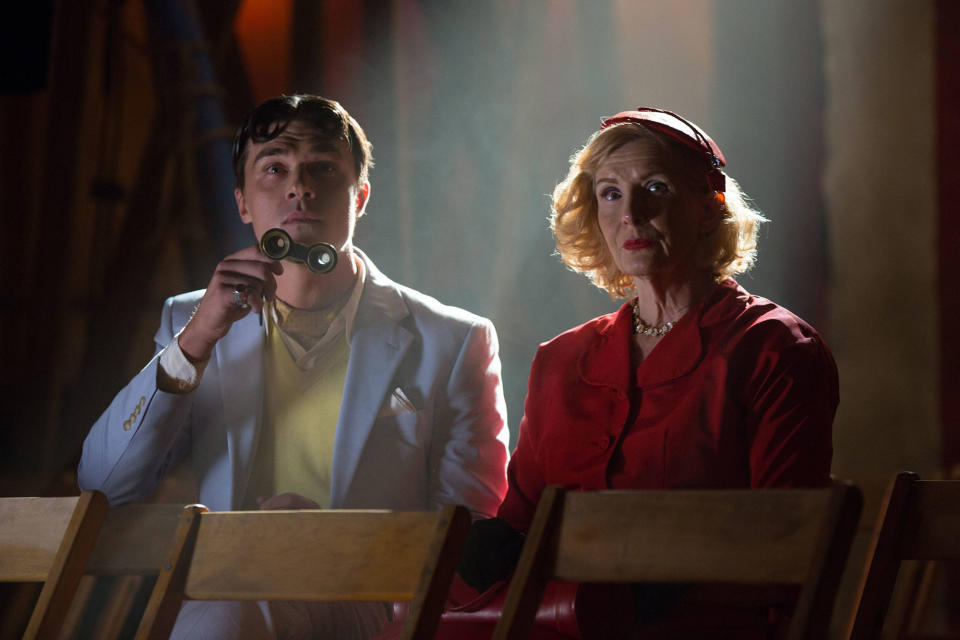 AHS-Freak-Show-Monsters-Among-Us-4x01-promotional-picture-american-horror-story-37675248-2126-1417