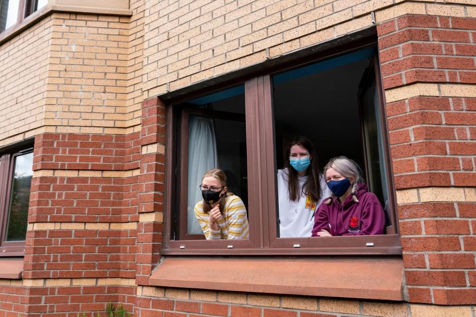 Glasgow University students self isolating at home in Cairncross House (Alamy Live News)