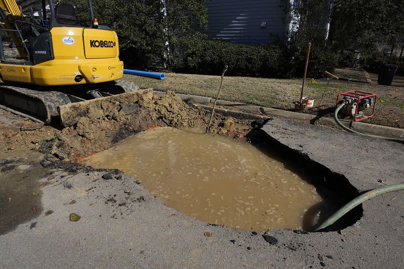 Des canalisations d'eau brisées par le gel, ici dans la ville de Jackson, Mississippi, vendredi 19 janvier 2024,