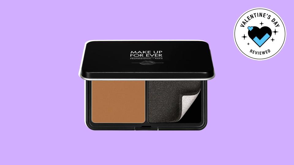 Add coverage and reduce shine with the Make Up For Ever Matte Velvet Skin Blurring Powder Foundation.