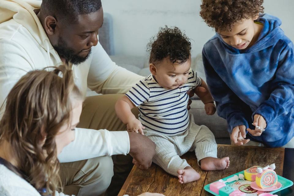 Children who hear more words and sentences have more words in their vocabulary and stronger language skills. (Pexels/Keira Burton)