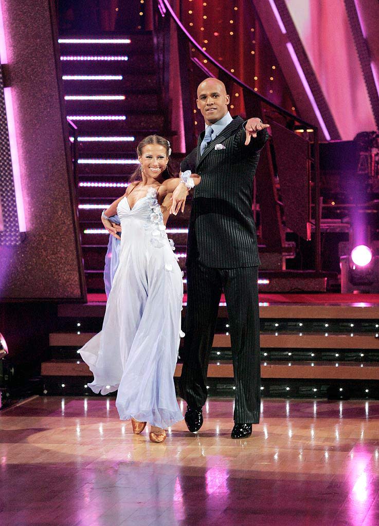 Jason Taylor and Edyta Sliwinska perform a dance on the sixth season of Dancing with the Stars.